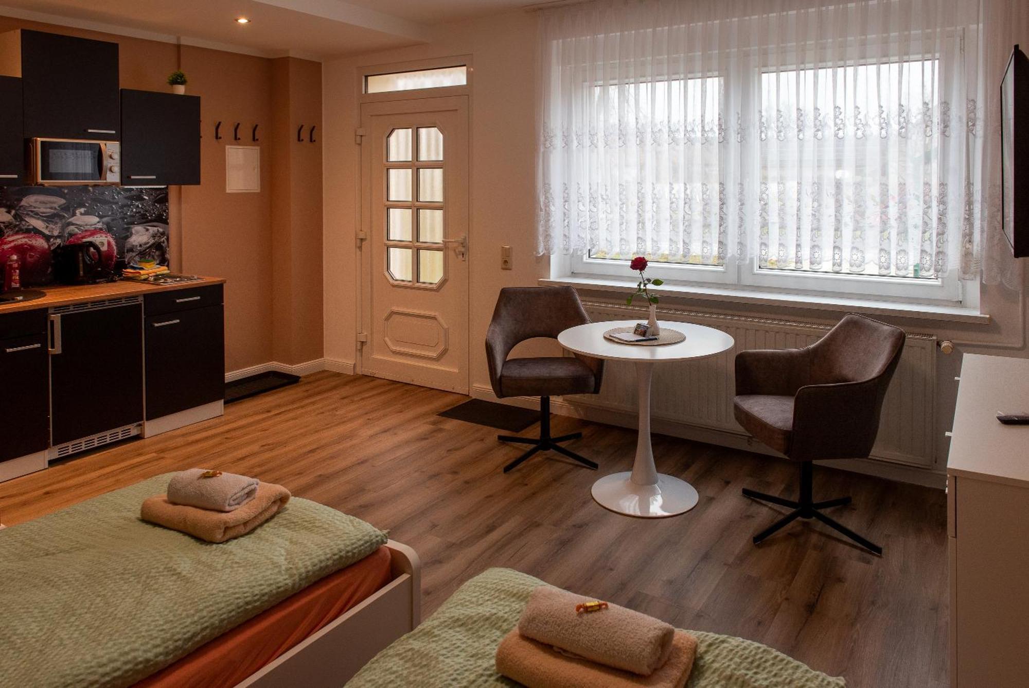 Top-Moderne Ferienwohnung Und Apartments Auf Frueherem Wunderschoenen Bauernhof Im Elbe-Elster-Kreis In Brandenburg Bei Herzberg-Elster, Schoenewalde, Holzdorf Luaran gambar